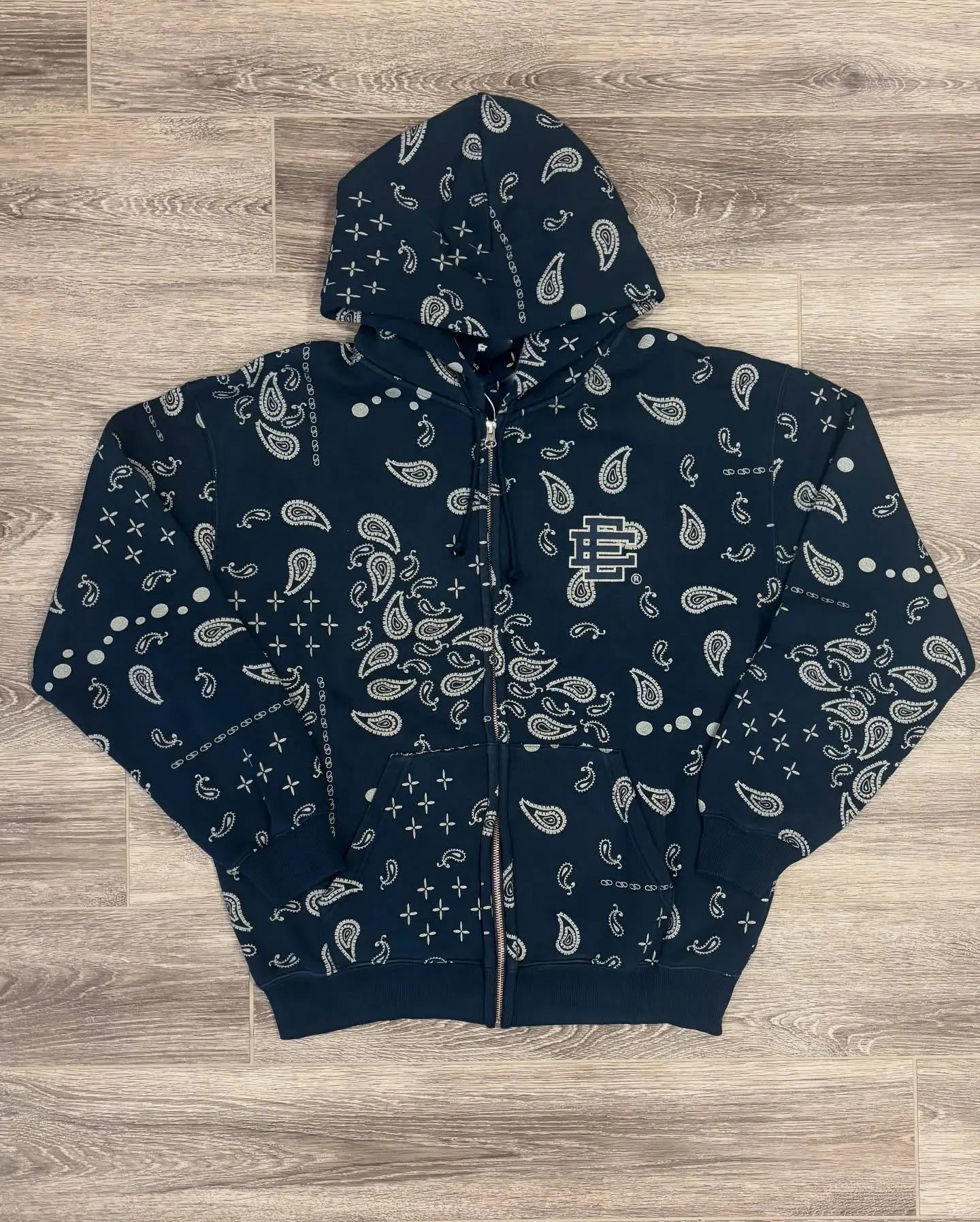 Customized pocket zipper hooded sweatshirt (3).jpg