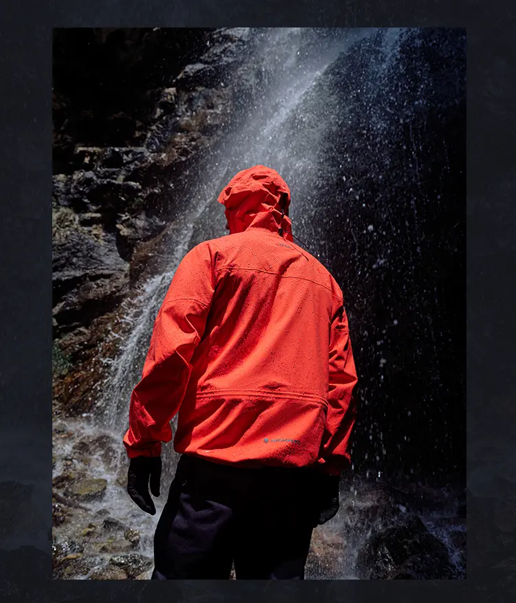 Hiking jacket for men (3).jpg