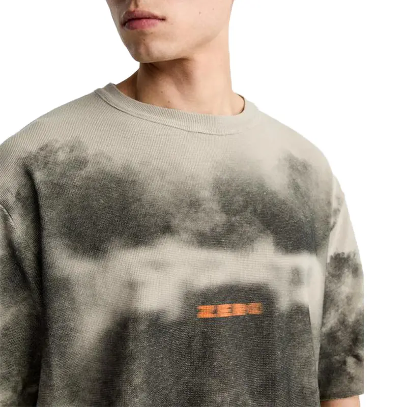 Custom Wholesale Men Spray Print Knit Fabric T-shirt Supplier Grey